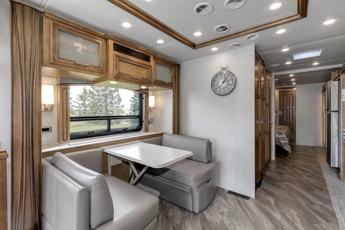 Fifth wheel interior with slide-outs